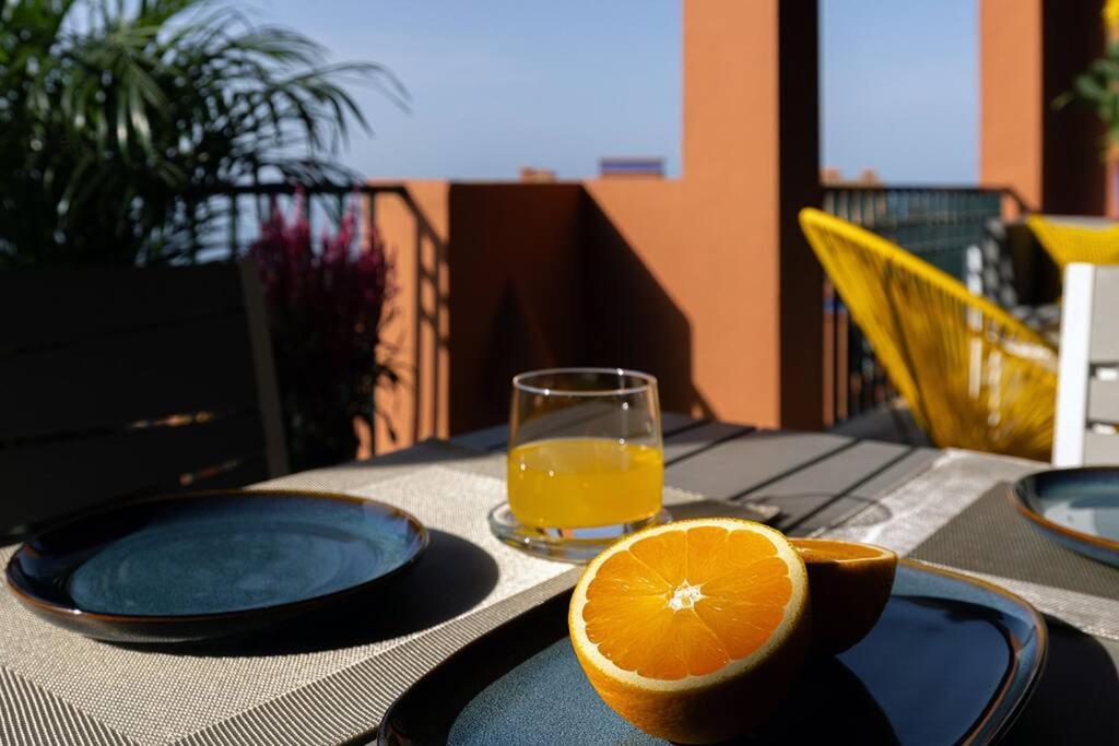 017 Superb Sea View 2 Bed Calahonda