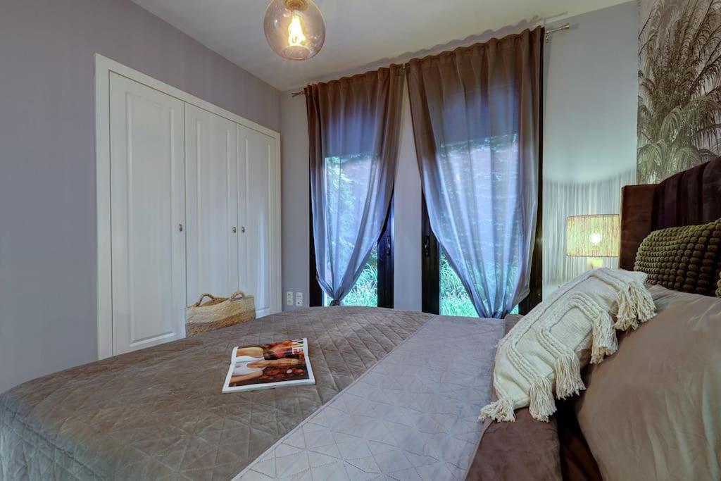 017 Superb Sea View 2 Bed Calahonda Apartment Sitio de Calahonda
