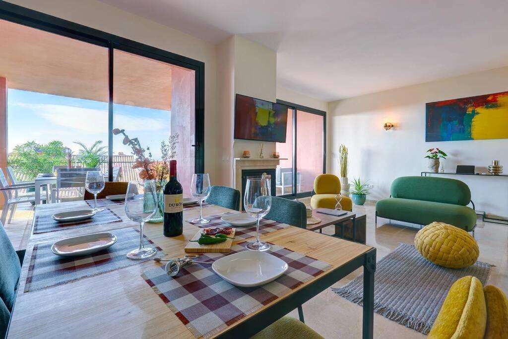 Apartamento 017 Superb Sea View 2 Bed Calahonda *