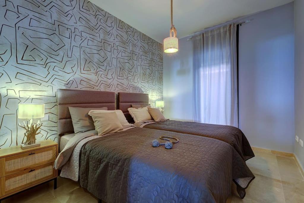 017 Superb Sea View 2 Bed Calahonda Apartment