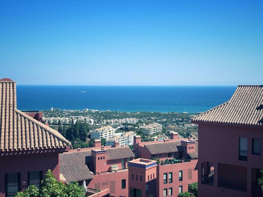 017 Superb Sea View 2 Bed Calahonda Apartment Sitio de Calahonda