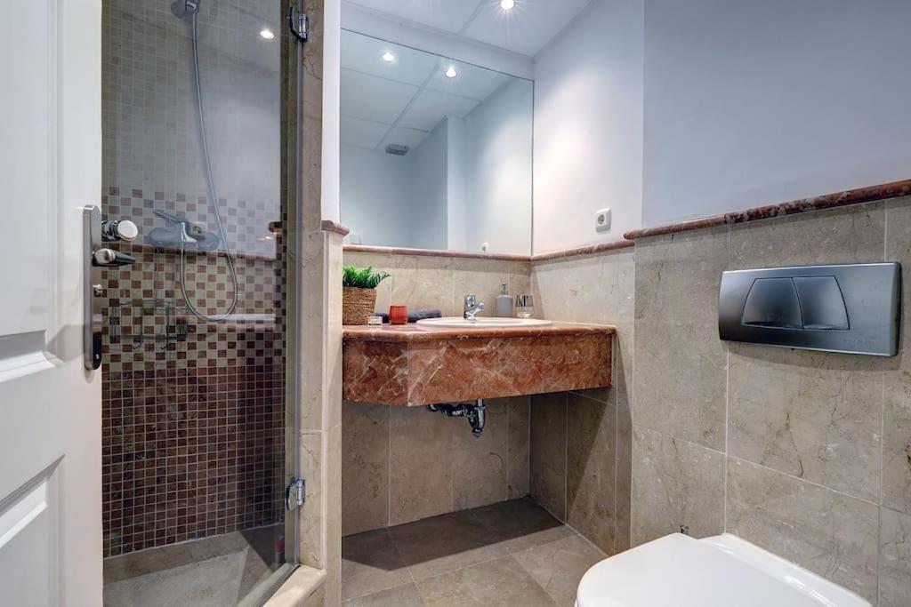 017 Superb Sea View 2 Bed Calahonda Apartment *